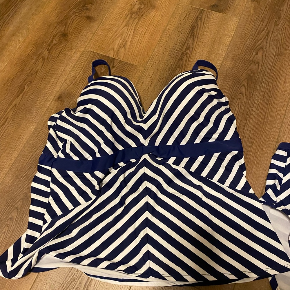 Venus St Tropez Stripe Tankini Top Size 22